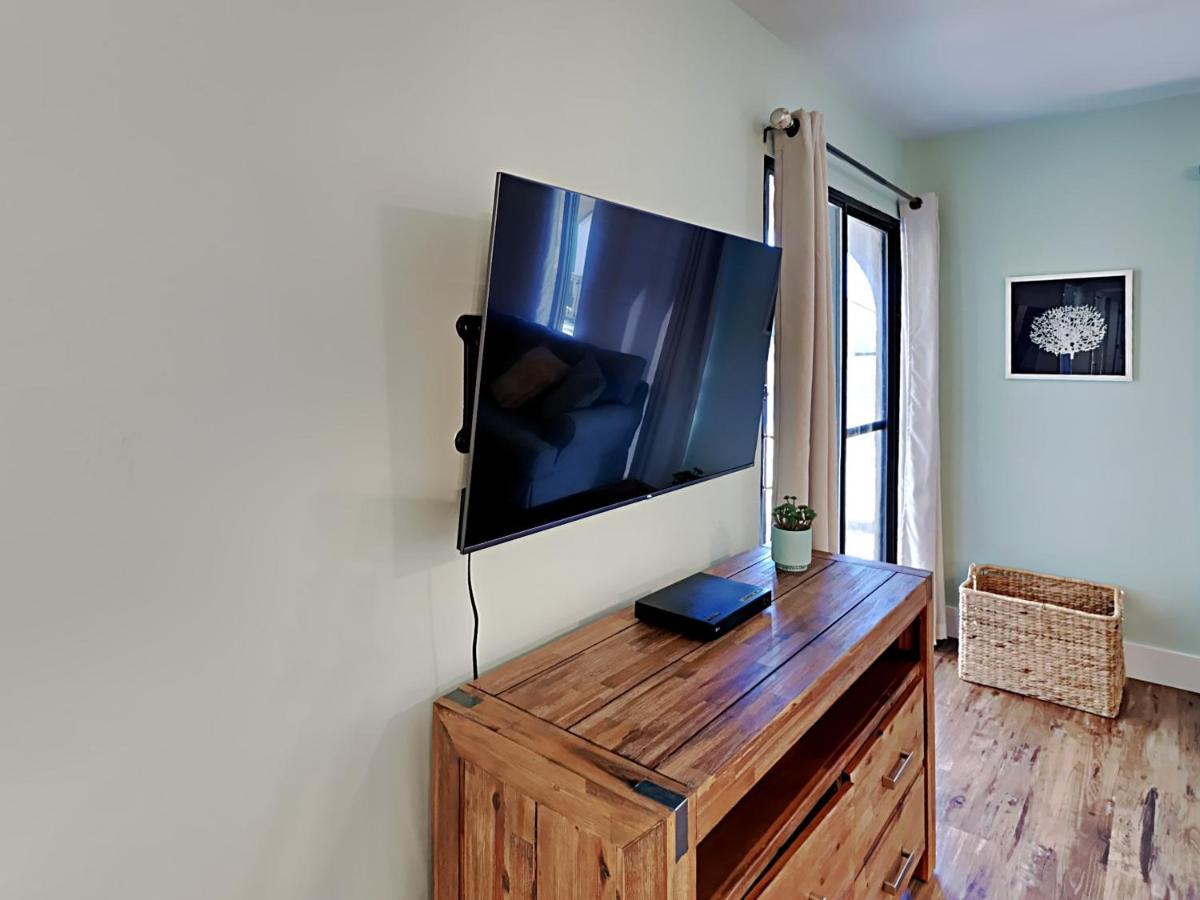 Edgewater 2406 *