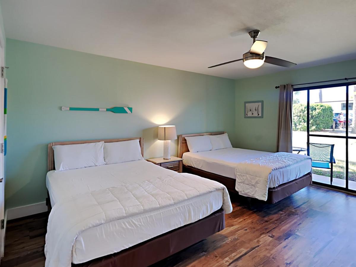 Edgewater 2406 *